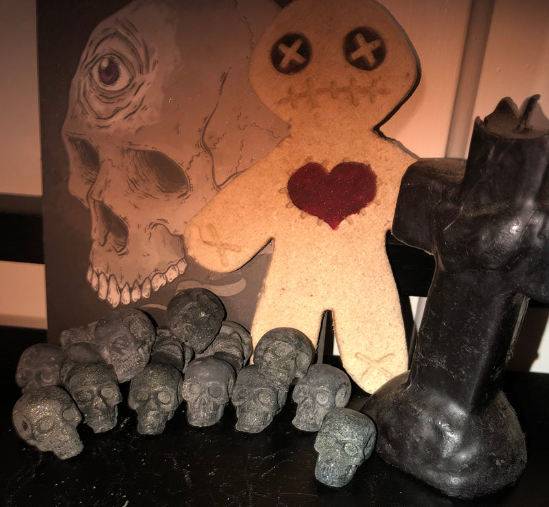 Black Cauldron mini skull wax melts goth Halloween Wicca Pagan witchcraft Samhain tarts