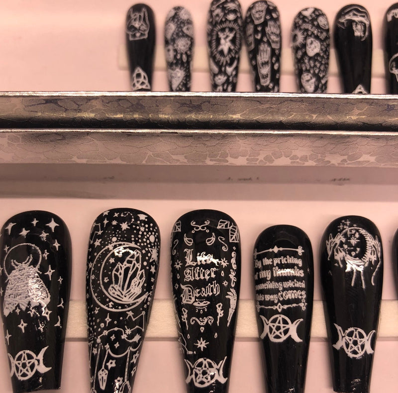 Witchy Press on nails